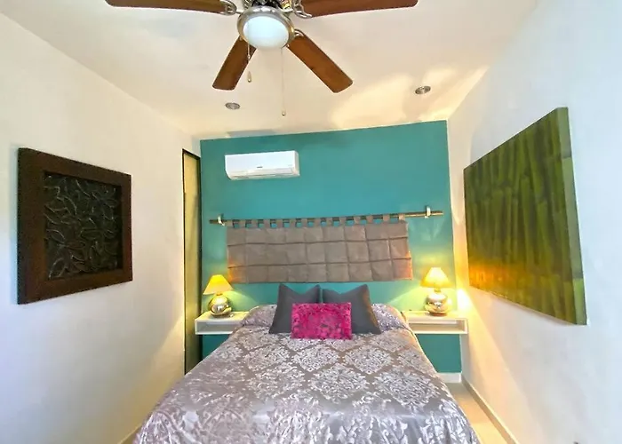 Beachside Oasis ! Spacious ½ Block From The * Puerto Morelos