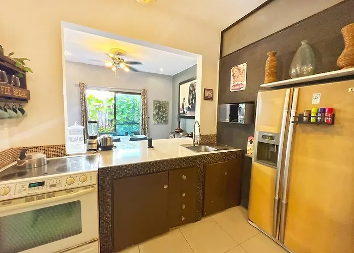 Beachside Oasis ! Spacious ½ Block From The Apartment Puerto Morelos