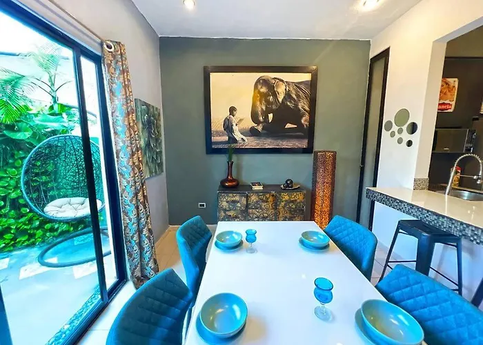 Beachside Oasis ! Spacious ½ Block From The * Puerto Morelos