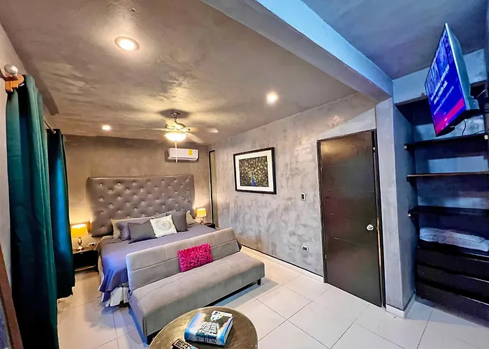 Apartment Beachside Oasis ! Spacious ½ Block From The