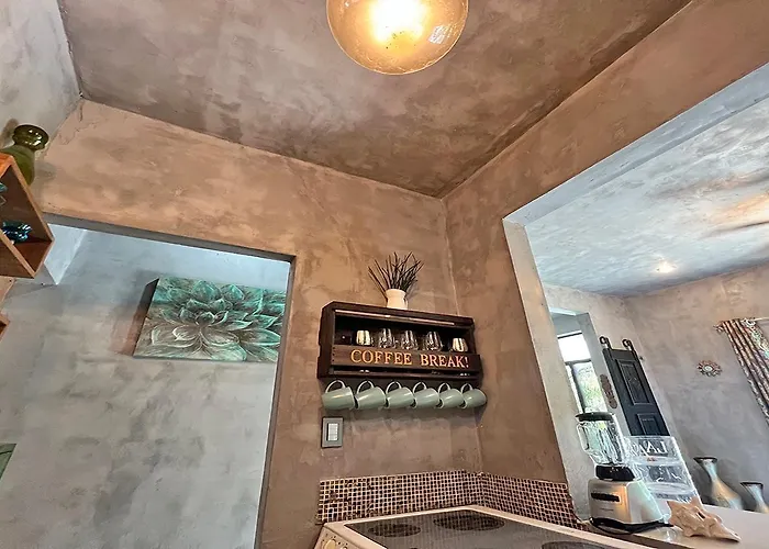 Beachside Oasis ! Spacious ½ Block From The Apartment